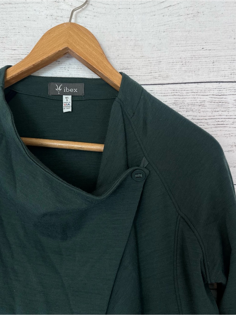 Ibex Women’s Layover Cross Wool Cardigan. - Picture 2 of 5